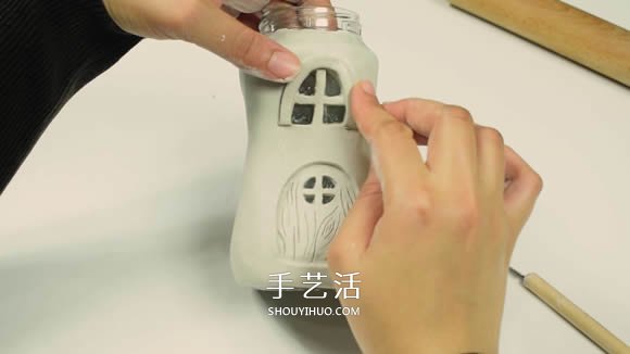 纸粘土和玻璃瓶手工制作童话小屋 -  www.shouyihuo.com