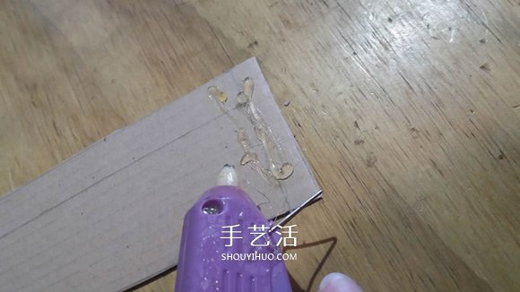自制可以操控的纸板手的方法教程 -  www.shouyihuo.com