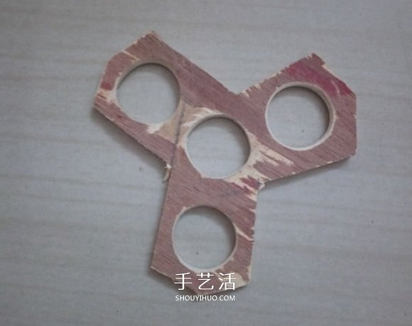 自制两种木制指尖陀螺的方法图解 -  www.shouyihuo.com