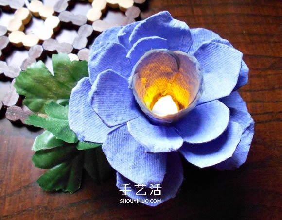 鸡蛋托手工制作玫瑰花灯的图解教程 -  www.shouyihuo.com