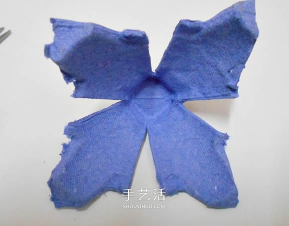 鸡蛋托手工制作玫瑰花灯的图解教程 -  www.shouyihuo.com