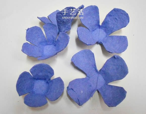 鸡蛋托手工制作玫瑰花灯的图解教程 -  www.shouyihuo.com