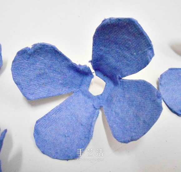 鸡蛋托手工制作玫瑰花灯的图解教程 -  www.shouyihuo.com