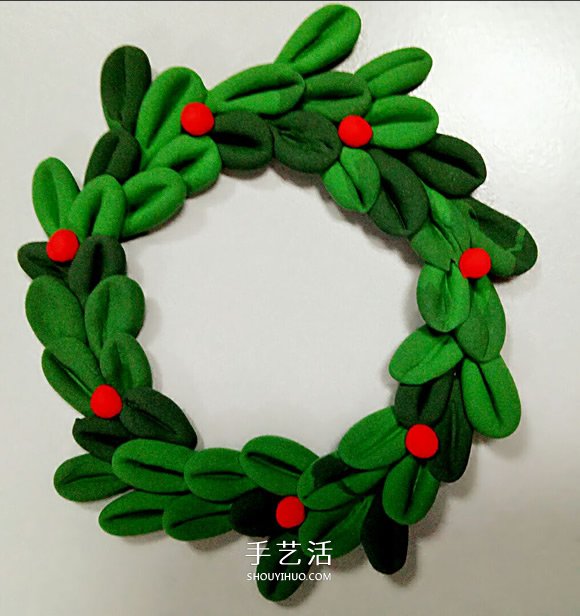 简单又漂亮粘土圣诞花环的做法图解 -  www.shouyihuo.com