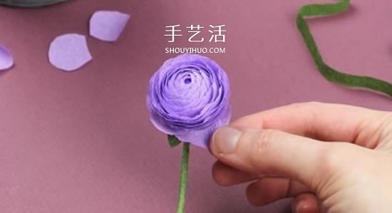 皱纹纸手工制作超美玫瑰花图解 -  www.shouyihuo.com