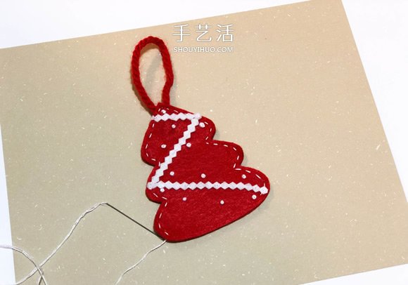 不织布手工制作超可爱圣诞树挂件图解 -  www.shouyihuo.com