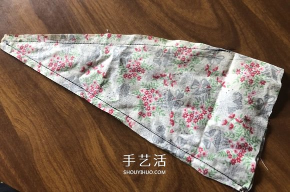 袜子手工制作圣诞小矮人图解教程 -  www.shouyihuo.com