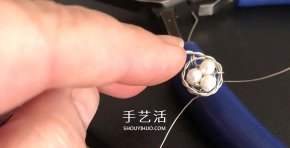 金属丝手工制作创意鸟巢耳环图解教程 -  www.shouyihuo.com