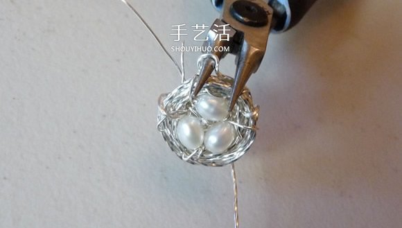 金属丝手工制作创意鸟巢耳环图解教程 -  www.shouyihuo.com
