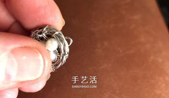 金属丝手工制作创意鸟巢耳环图解教程 -  www.shouyihuo.com