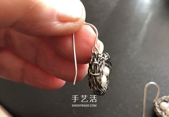 金属丝手工制作创意鸟巢耳环图解教程 -  www.shouyihuo.com