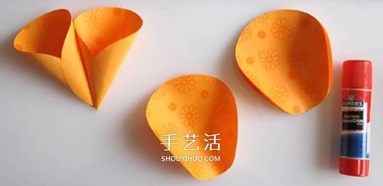 便利贴手工制作立体纸花的做法图解 -  www.shouyihuo.com