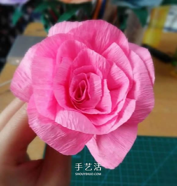 皱纹纸手工制作美丽纸花的做法图解 -  www.shouyihuo.com