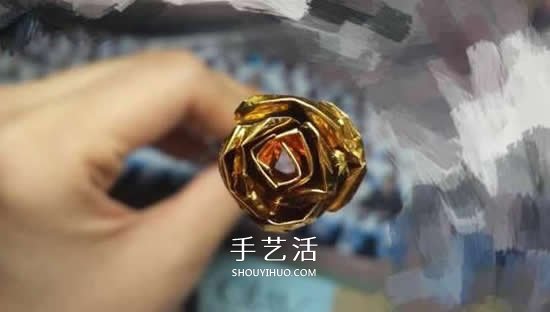 巧克力包装纸废物利用制作情人节玫瑰 -  www.shouyihuo.com