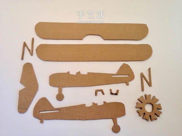 DIY电动空中旋转飞机玩具的方法 -  www.shouyihuo.com