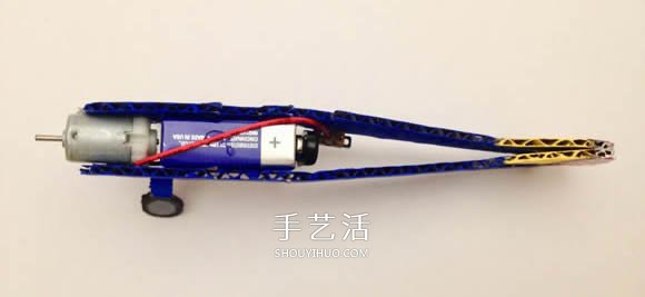 DIY电动空中旋转飞机玩具的方法 -  www.shouyihuo.com