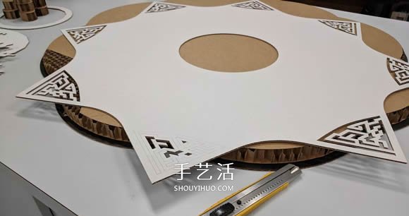 精美的曼荼罗墙 国外网友带着儿子做了一个！ -  www.shouyihuo.com