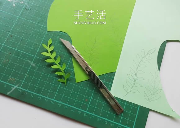 超详细3D立体纸雕教程图解：丛林里的无脸人 -  www.shouyihuo.com