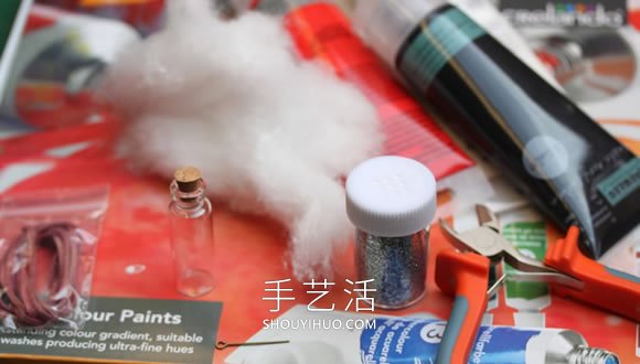 仿佛装着银河系！自制星空瓶项链吊坠的方法 -  www.shouyihuo.com