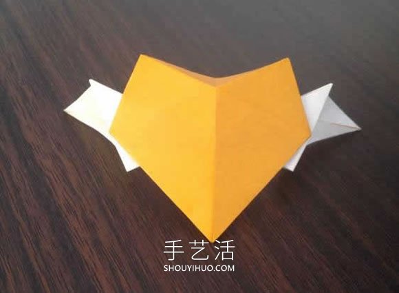 只用一张纸完成！双色翅膀心的折法图解 -  www.shouyihuo.com