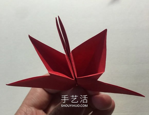 简单折纸4个花瓣 粘合得到一朵四瓣花！ -  www.shouyihuo.com