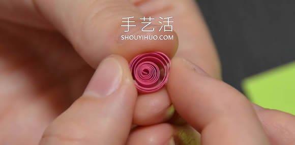 给新妈妈的礼物！衍纸宝宝脚印手工制作教程 -  www.shouyihuo.com