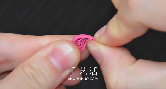 给新妈妈的礼物！衍纸宝宝脚印手工制作教程 -  www.shouyihuo.com