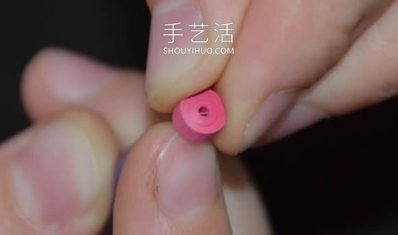 给新妈妈的礼物！衍纸宝宝脚印手工制作教程 -  www.shouyihuo.com