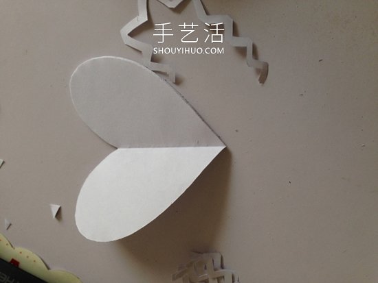 卡纸手工制作立体心形卡片的做法图解 -  www.shouyihuo.com