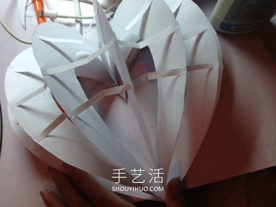 卡纸手工制作立体心形卡片的做法图解 -  www.shouyihuo.com