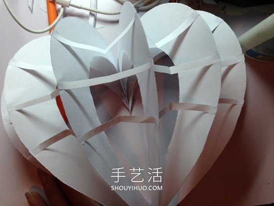卡纸手工制作立体心形卡片的做法图解 -  www.shouyihuo.com