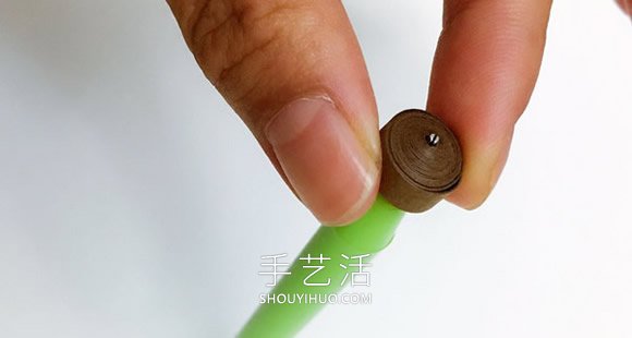衍纸向日葵装饰画手工制作方法教程 -  www.shouyihuo.com