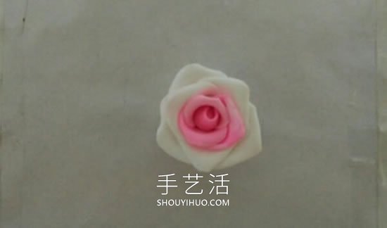 超轻粘土手工制作玫瑰花头绳的做法图解 -  www.shouyihuo.com