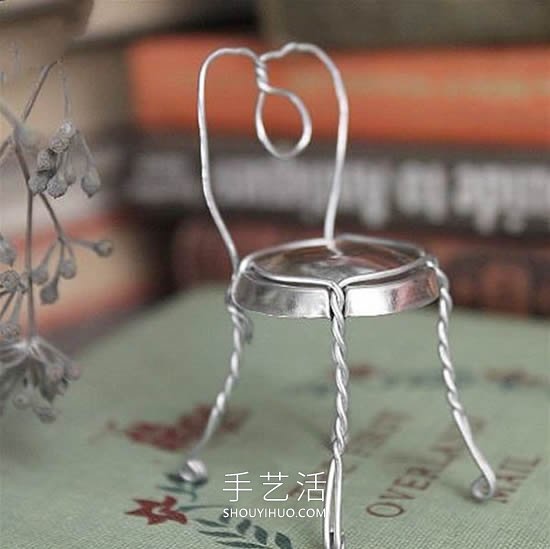 瓶盖废物利用 DIY制作迷你椅子的教程 -  www.shouyihuo.com