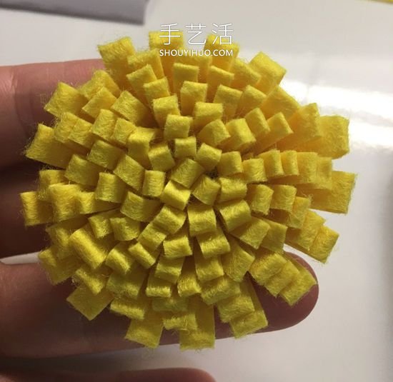 美丽夺目！不织布手工制作花朵头花的方法 -  www.shouyihuo.com