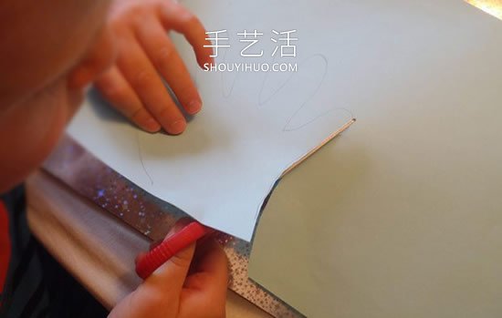 自制母亲节百合花贺卡的方法 简单又可爱！ -  www.shouyihuo.com