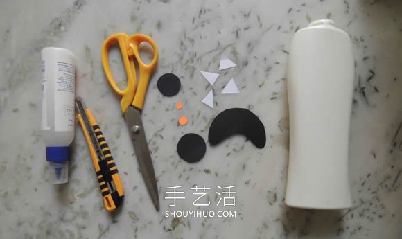 洗发水瓶废物利用 手工制作万圣节怪物笔筒 -  www.shouyihuo.com
