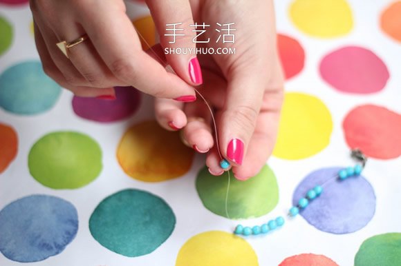 DIY可爱小清新串珠项链的方法图解教程 -  www.shouyihuo.com