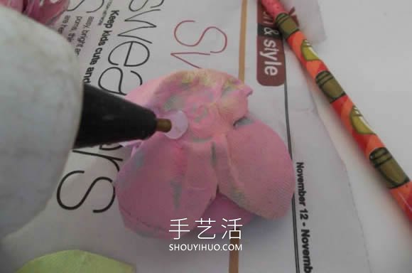 鸡蛋保护托废物利用 手工制作花朵的做法 -  www.shouyihuo.com