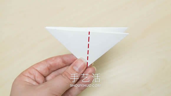 VHS磁带手工制作漂亮玫瑰花的做法图解教程 -  www.shouyihuo.com