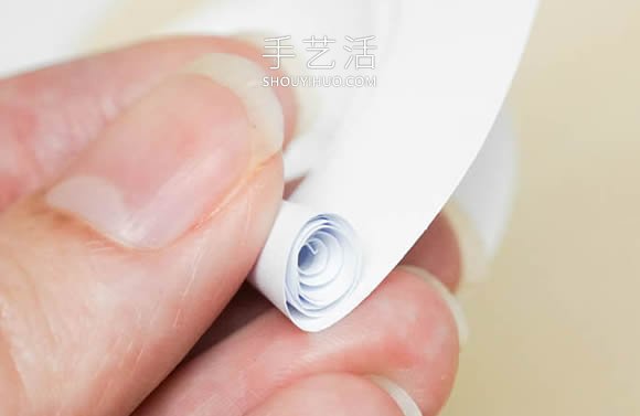 VHS磁带手工制作漂亮玫瑰花的做法图解教程 -  www.shouyihuo.com
