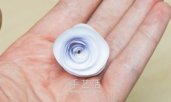 VHS磁带手工制作漂亮玫瑰花的做法图解教程 -  www.shouyihuo.com