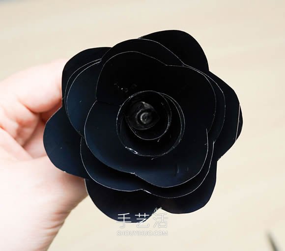VHS磁带手工制作漂亮玫瑰花的做法图解教程 -  www.shouyihuo.com