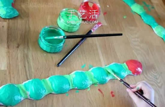 幼儿园鸡蛋托手工制作毛毛虫的做法教程 -  www.shouyihuo.com