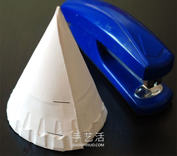 纸盘手工制作夏日青蛙的做法图解 -  www.shouyihuo.com