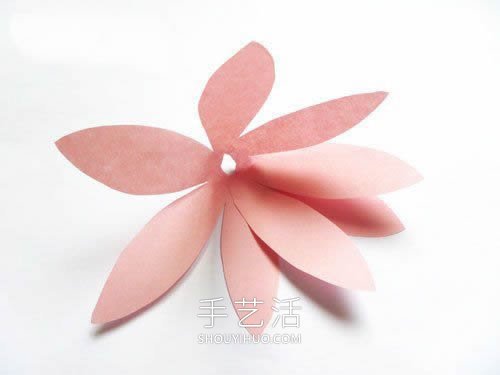 幼儿园手工制作夏日睡莲的方法教程 -  www.shouyihuo.com