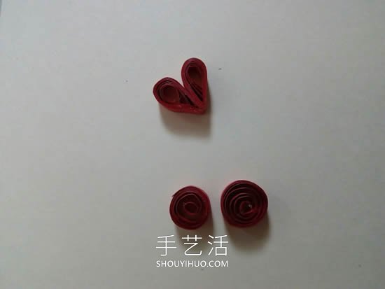 自制衍纸情人节贺卡的方法图解教程 -  www.shouyihuo.com