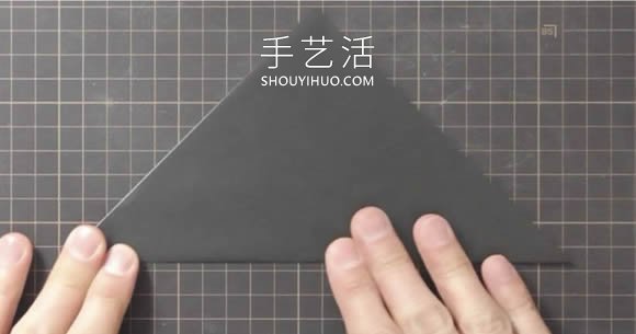 折纸嘴巴会动的乌鸦的折法视频教程 -  www.shouyihuo.com