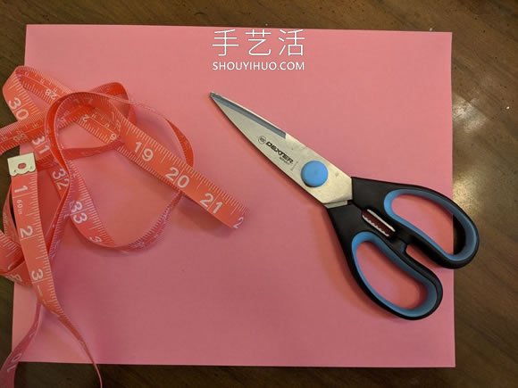 手工折纸扁平玫瑰花和叶子的折法图解 -  www.shouyihuo.com