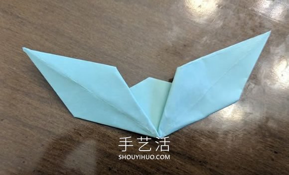 手工折纸扁平玫瑰花和叶子的折法图解 -  www.shouyihuo.com